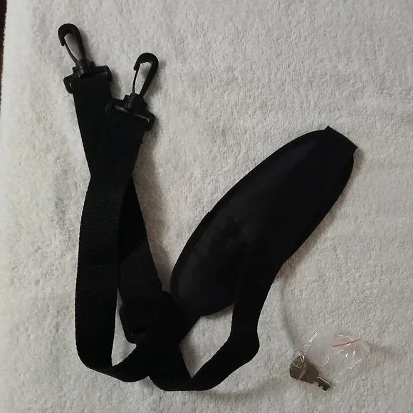 Sephora Metallic Rose Gold Make Up Train Case -- NWT w/shoulder strap and keys! - Picture 10 of 10